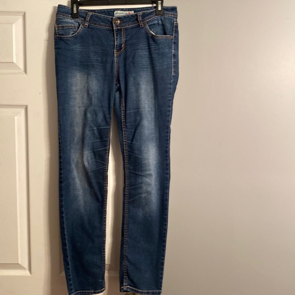 Paris Blues Juniors 11 Low-Rise Jeans with multi-color stitching